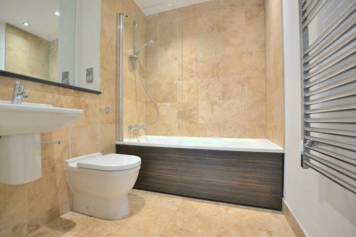 1 Bedroom Apartment For Sale In Alexandra Tower, Princes Parade, Liverpool, Merseyside, L3