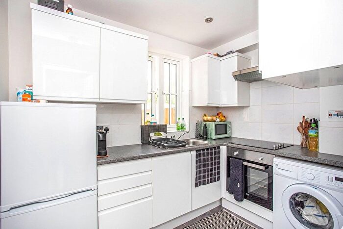 2 Bedroom Flat To Rent In St. Albans Road, Watford, Hertfordshire, WD17