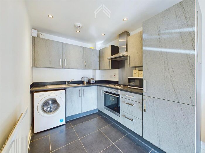 1 Bedroom Flat To Rent In Corbins Lane, Harrow, HA2