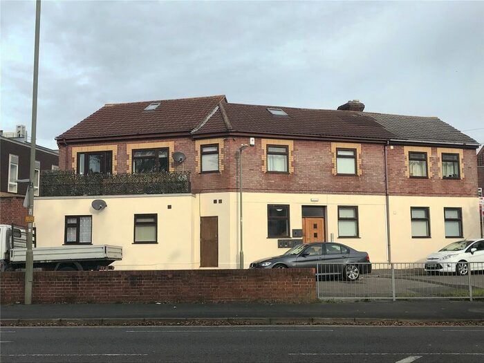 2 Bedroom Flat To Rent In White Hart Road, Gosport, Hampshire PO12