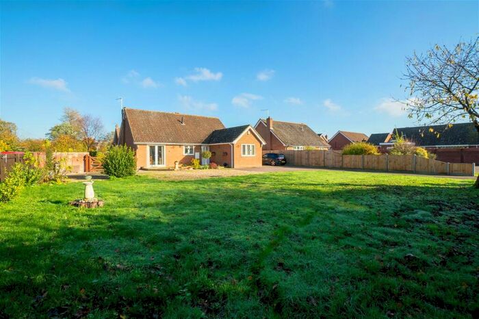 2 Bedroom Detached Bungalow For Sale In Clements Close, Scole, Diss, IP21