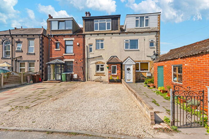 4 Bedroom Terraced House For Sale In The Orchards, Crossgates, Leeds, LS15