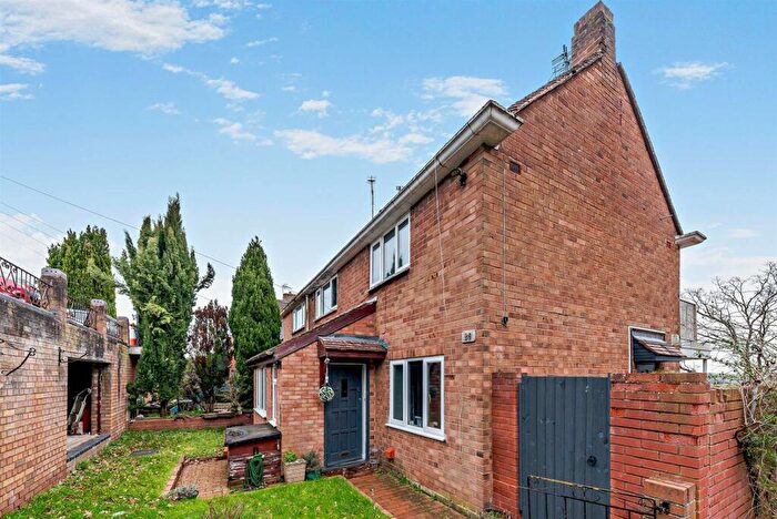 2 Bedroom Semi Detached House For Sale In Edge View Walk, Kinver, Stourbridge, DY7