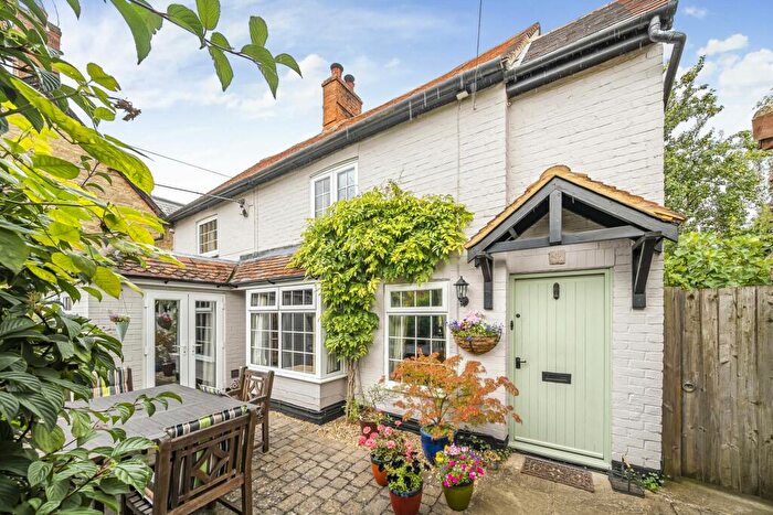 4 Bedroom Detached House For Sale In High Street, Souldrop, MK44