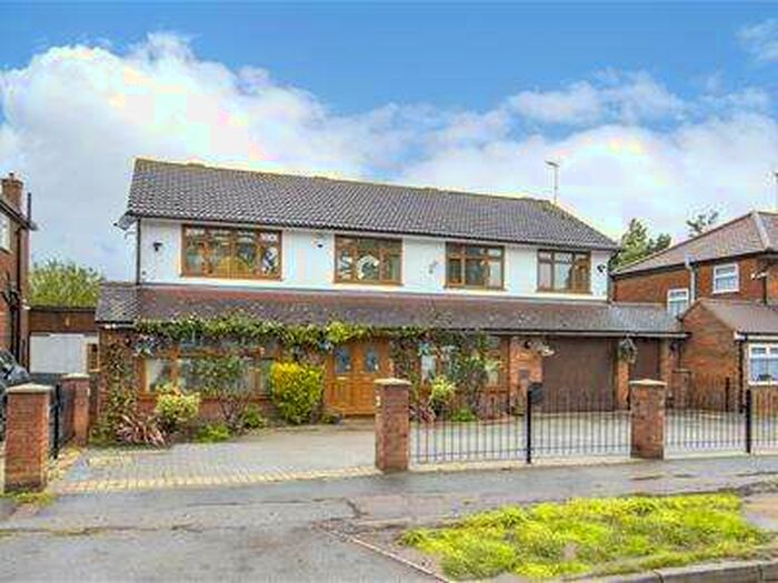 5 Bedroom Detached House To Rent In Manor Way, Borehamwood, WD6