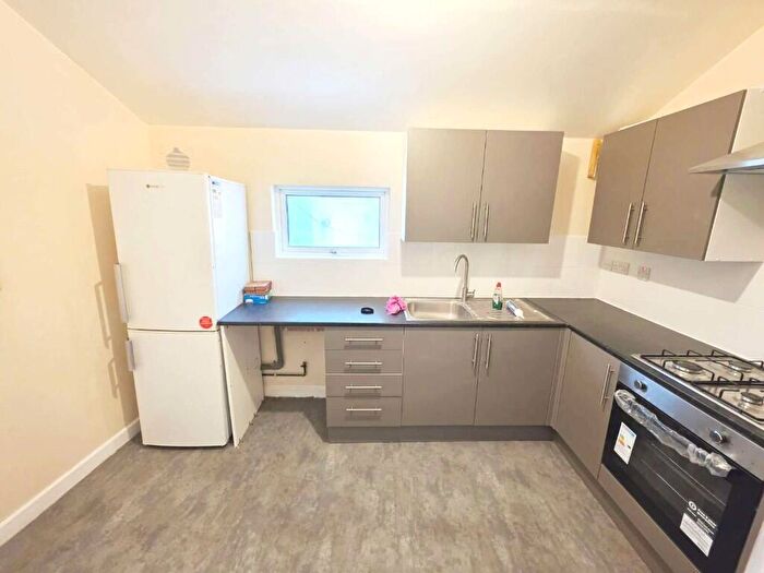 3 Bedroom Flat To Rent In High Street North, London, E6