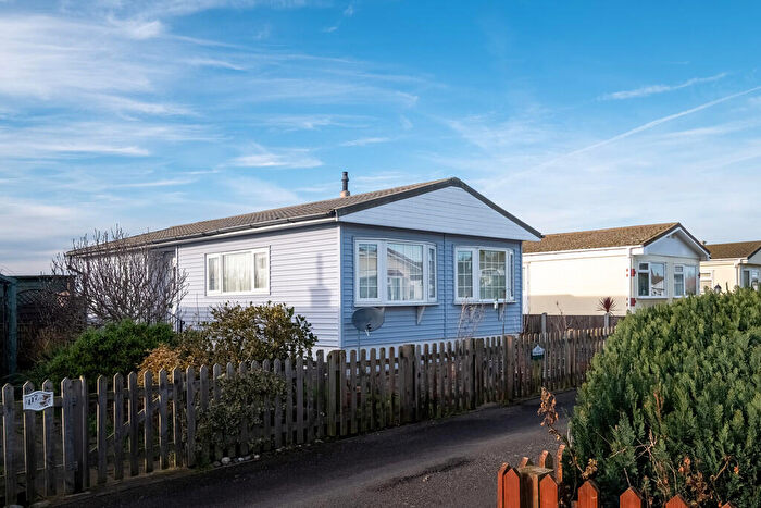2 Bedroom Mobile Home For Sale In Blue Sky Close, Bradwell, Norfolk, NR31