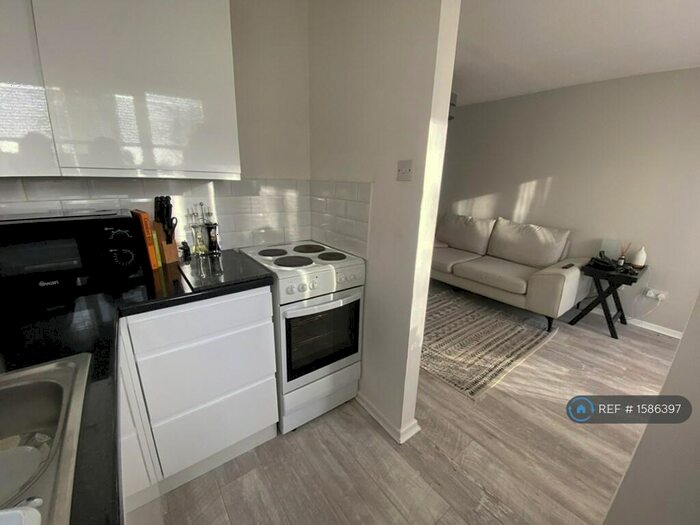 1 Bedroom Flat To Rent In Granary Court, Dunmow, CM6