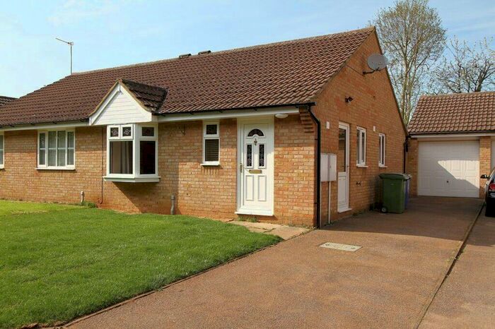 2 Bedroom Semi-Detached Bungalow To Rent In Horton Close, Middleton Cheney, Oxon, OX17