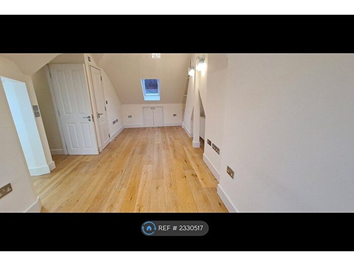 4 Bedroom Semi-Detached House To Rent In Brunswick Gardens, London, W5