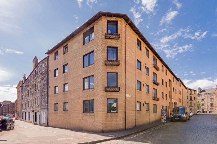1 Bedroom Flat For Sale In / Gilmours Entry, Edinburgh, EH8