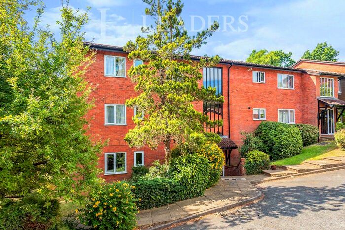 2 Bedroom Flat To Rent In Battlefield Road, St.Albans, AL1
