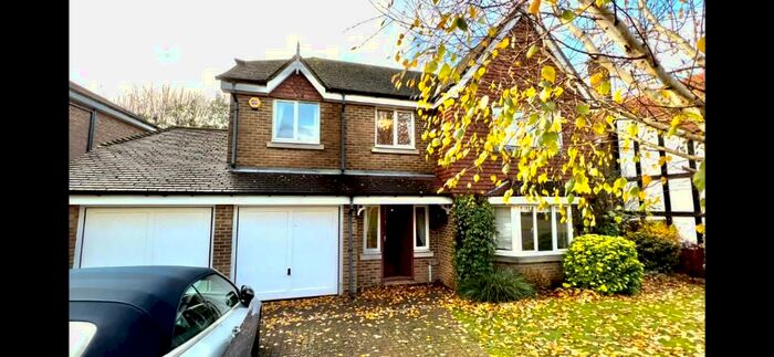 5 Bedroom Detached House To Rent In Foxon Close, Caterham, Surrey, CR3