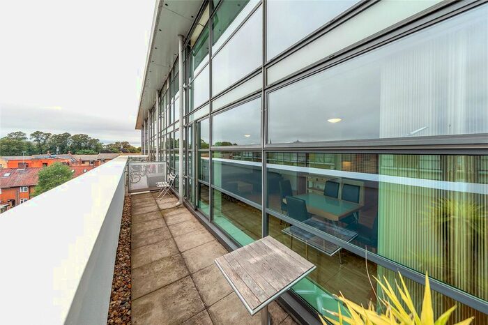 2 Bedroom Flat To Rent In Ferry Lane, Ferry Quays, Brentford, Middlesex, TW8