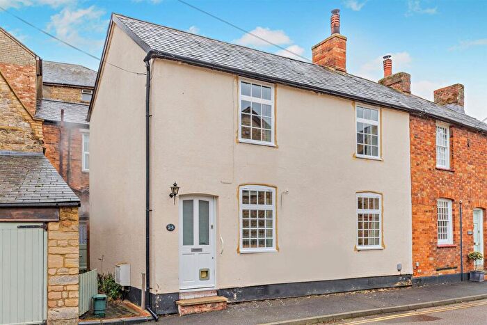 3 Bedroom Semi Detached House For Sale In Lime Street, Olney, MK46