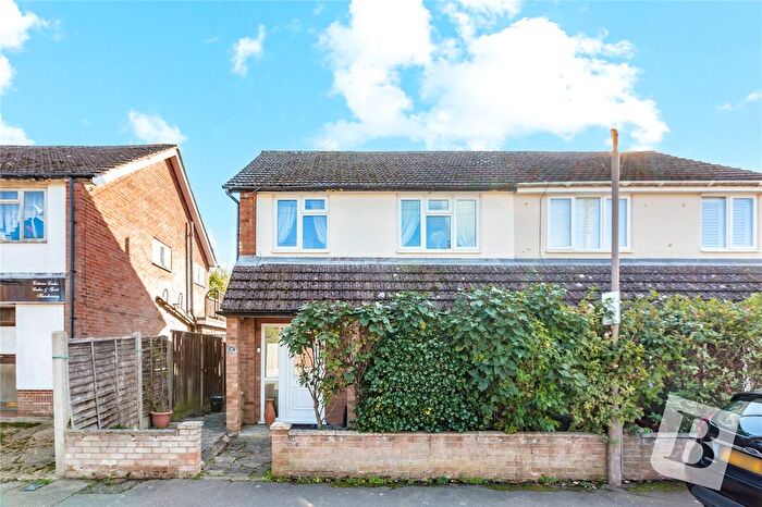 3 Bedroom Semi-detached House For Sale In Meadows Close, Ingrave, Brentwood, Essex, CM13