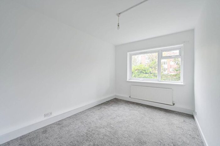 2 Bedroom Flat To Rent In Shepherds Hill, Highgate, London, N6