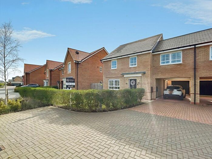 4 Bedroom Link Detached House For Sale In Broadstone Drive, Hampton Water, PE7