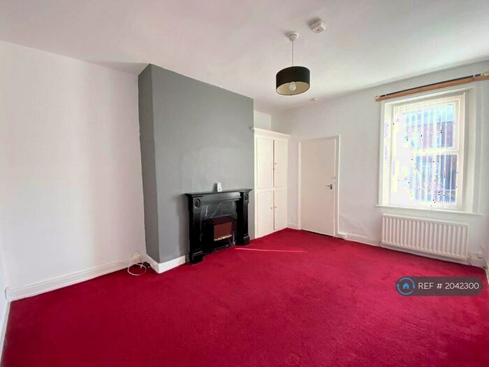 3 Bedroom Flat To Rent In Westbourne Avenue, Gateshead, NE8