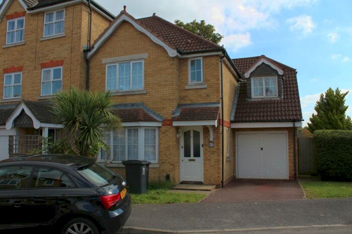 5 Bedroom Terraced House To Rent In Egham, Surrey, TW20