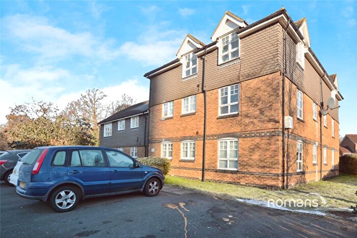 2 Bedroom Flat To Rent In Rutherford Close, Uxbridge, UB8