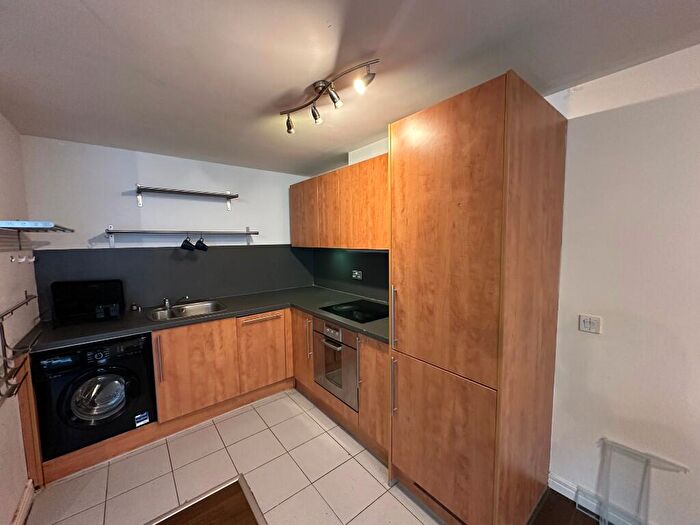 2 Bedroom Apartment To Rent In Centenary Plaza, Holliday Street, Birmingham, B1