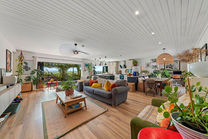 5 Bedroom Detached House For Sale In Merry Garden, Hamlet Hill, Roydon, CM19