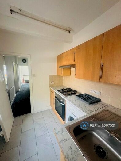 2 Bedroom Flat To Rent In Ripple Road, Barking, IG11