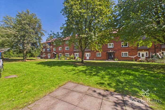 2 Bedroom Apartment For Sale In Canterbury Gardens, Salford, Greater Manchester, M5