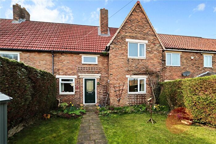 3 Bedroom Terraced House For Sale In Whitefield Gardens, Greenside, Ryton, Tyne And Wear, NE40