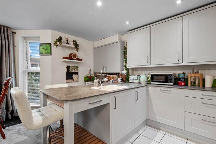 2 Bedroom Flat For Sale In Dorchester Road, Weymouth, DT3