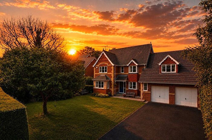 5 Bedroom Detached House For Sale In Alder Glade, Burghfield Common, Reading, Berkshire, RG7