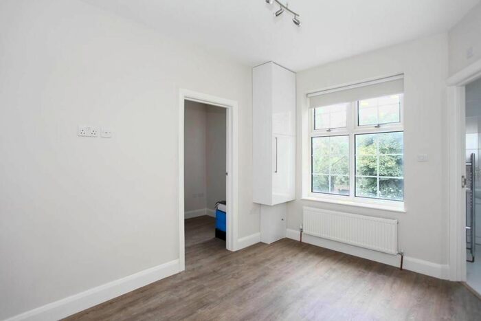 1 Bedroom Flat To Rent In Greyhound Hill, London NW4