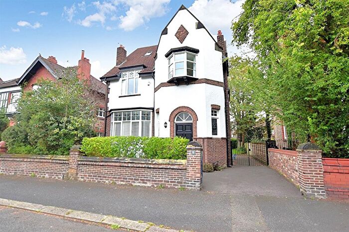 5 Bedroom Detached House To Rent In Old Broadway, Didsbury, M20