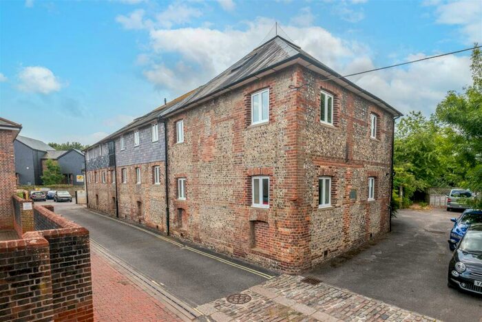 2 Bedroom Flat For Sale In Foundry Lane, Lewes, BN7