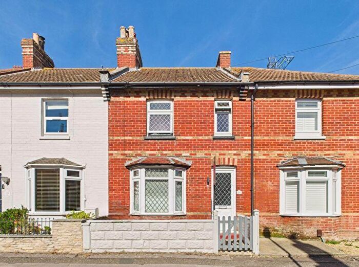 3 Bedroom Terraced House For Sale In Beaconsfield Road, Christchurch, BH23