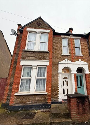 3 Bedroom Terraced House To Rent In Milton Avenue, London, NW10