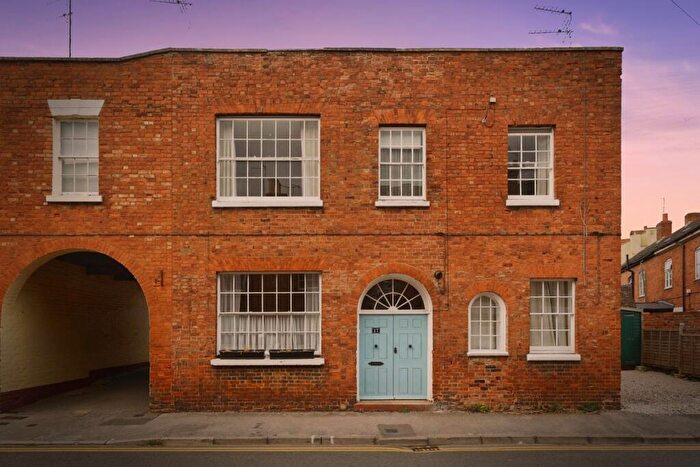 2 Bedroom Terraced House For Sale In East Street, Tewkesbury, Gloucestershire, GL20