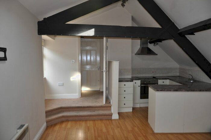 1 Bedroom Flat To Rent In Cross Street, Barnstaple, Devon, EX31