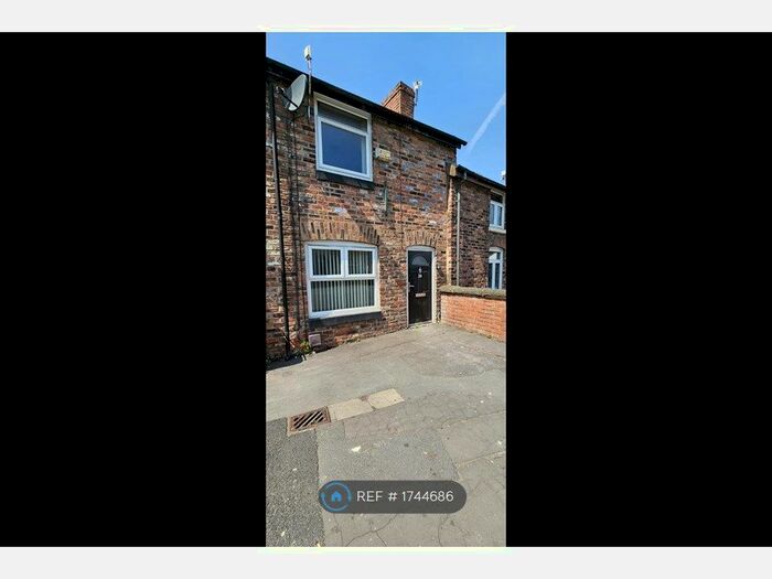 2 Bedroom Terraced House To Rent In Reddish Lane, Manchester, M18