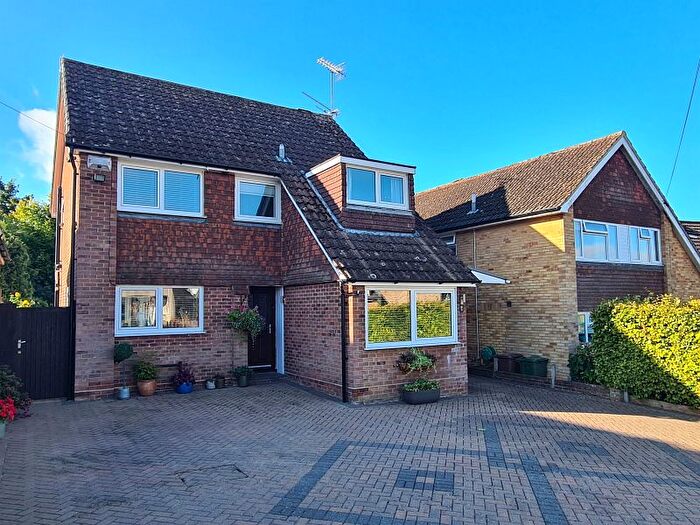 4 Bedroom Detached House For Sale In Norwood Road, Effingham, Surrey, KT24