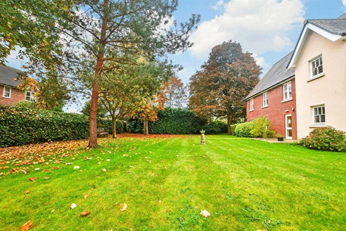 1 Bedroom Flat For Sale In Massetts Road, Horley, Surrey, RH6