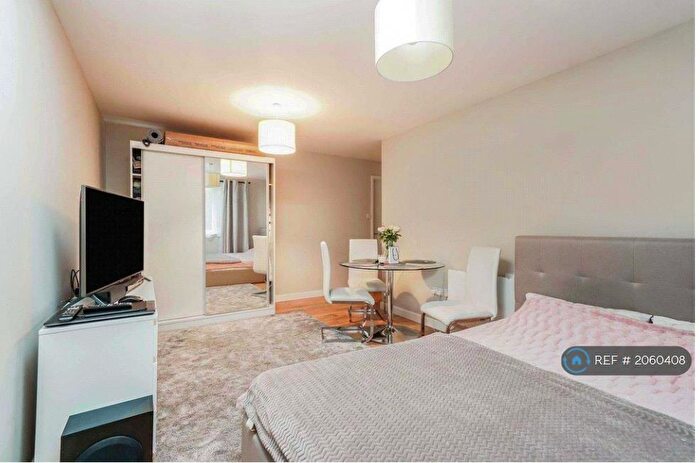 1 Bedroom Flat To Rent In Jack Clow Road, London, E15