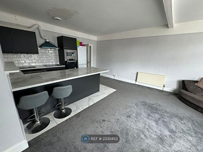 1 Bedroom Flat To Rent In Livingstone Circus, Gillingham, ME7