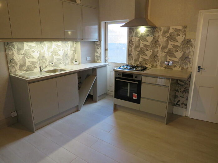 2 Bedroom Terraced House To Rent In Tat Bank Road, Oldbury, B68