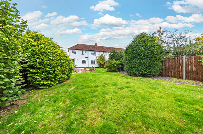 3 Bedroom End Of Terrace House For Sale In Holmcroft Way, Bromley, BR2