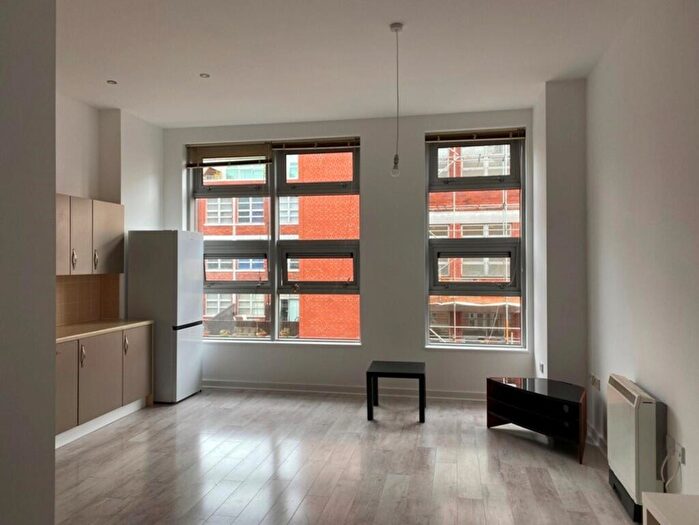 1 Bedroom Apartment To Rent In Platinum Apartments, Jewellery Quarter, B18