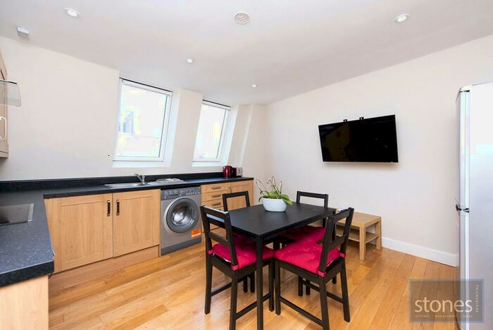 3 Bedroom Property To Rent In Camden Road, London, N7