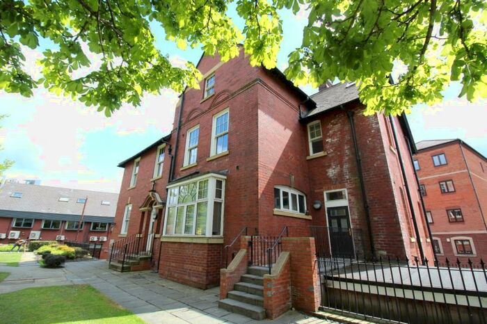 2 Bedroom Flat To Rent In St Peters House, The Calls, LS2