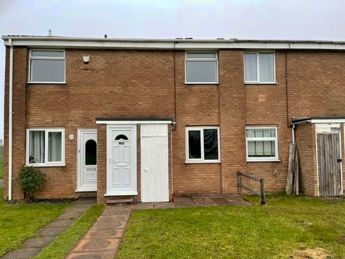 2 Bedroom Maisonette To Rent In Windsor Close, Hucknall, Nottingham, NG15